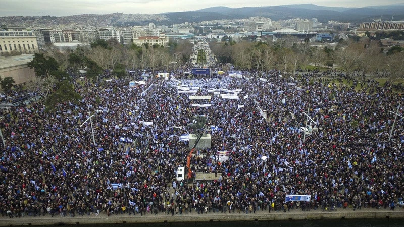 Σεισμός! Λαοθάλασσα πνίγει την Κυβέρνηση – Πάνω από 500.000 πατριώτες δηλώνουν παρών – Οι Ελληνες «μίλησαν»